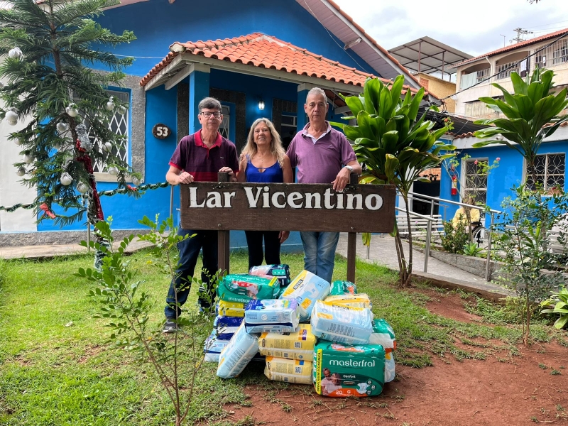 Bancários realizam doação de fraldas geriátricas ao Lar Vicentino de Paraíba do Sul